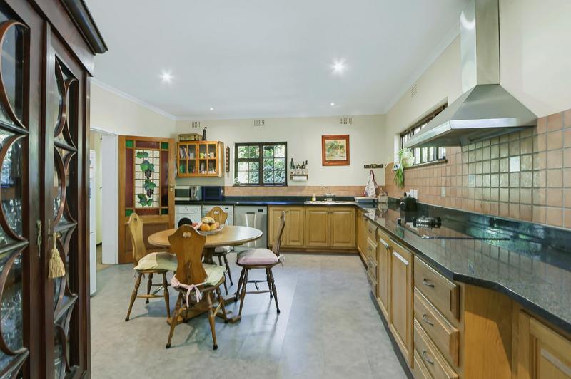 To Let 4 Bedroom Property for Rent in Hout Bay Western Cape